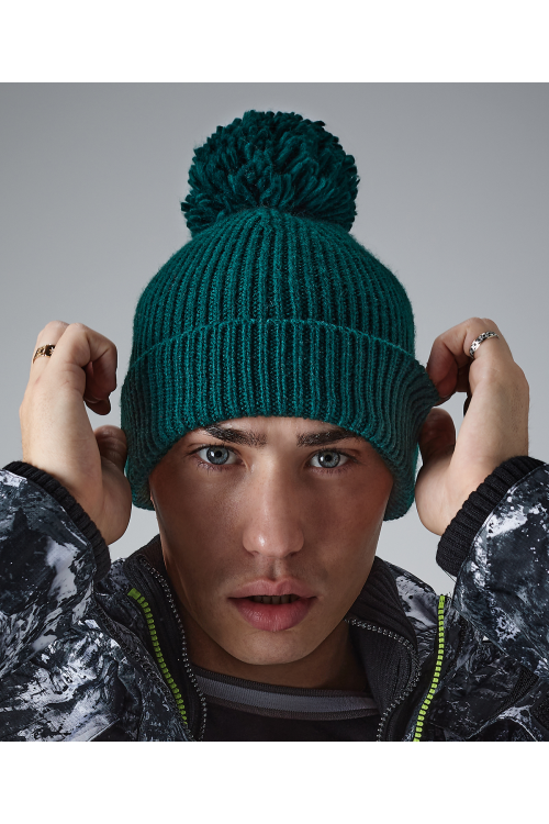 Bonnet à pompon en maille côtelée à pinces invisibles