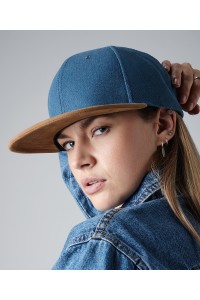 Snapback à visière en daim