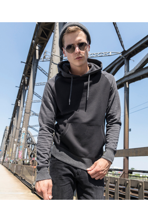 Sweat à capuche manches raglan