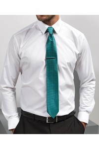 Cravate à motif dentelé